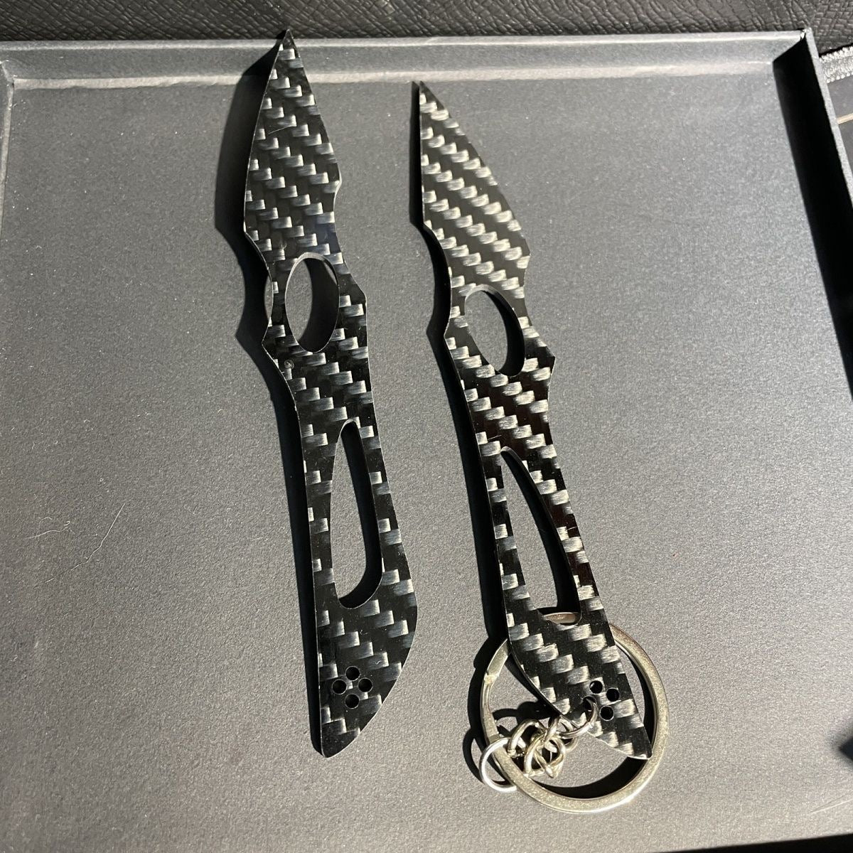 Carbon fiber keychain - ELVVV